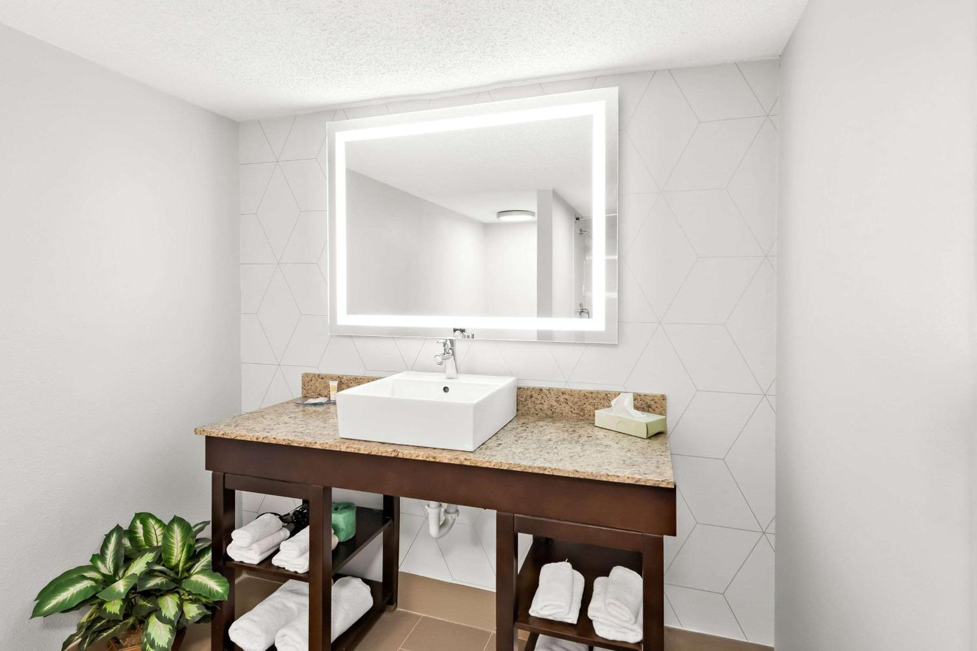 Comfort Suites Columbus Esterno foto