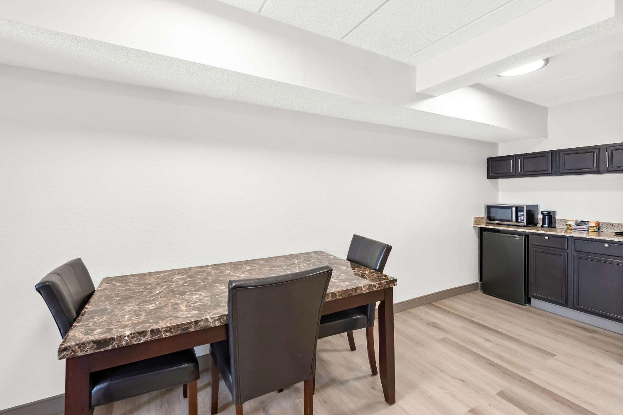 Comfort Suites Columbus Esterno foto